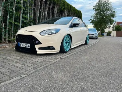 Gebraucht Ford Focus ST 250 PS (183 kW) 2014 Schwarz Limousine