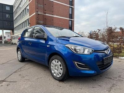 Gebraucht Hyundai i20 86 PS (63 kW) 2013 Blau Kleinwagen