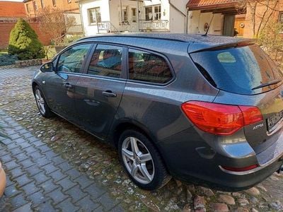 Gebraucht Opel Astra Sport 116 PS (85 kW) 2011 Grau Kombi