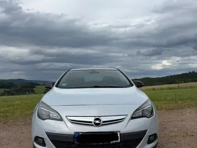 Gebraucht Opel Astra GTC Active 165 PS (121 kW) 2012 Limousine