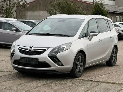 Gebraucht Opel Zafira Tourer Innovation 194 PS (142 kW) 2013 Silber Van / Kleinbus
