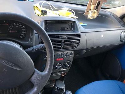 Usata Fiat Punto 75 CV (55 kW) 2002 Nero Utilitaria