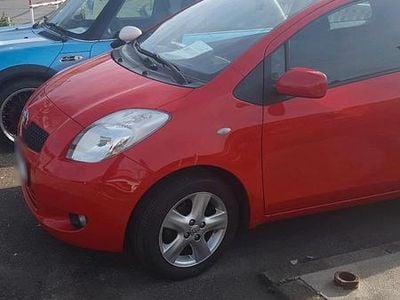 Gebraucht Toyota Yaris 84 PS (61 kW) 2007 Rot Kleinwagen