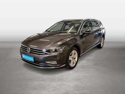 Mangangrau (metallic) Gebraucht 2020 VW Passat Elegance Kombi | 23.630 € (Etwas zu teuer)