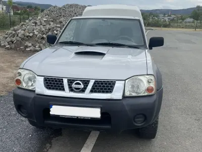 Gebraucht Nissan Navara 133 PS (97 kW) 2005 Silber Pickup