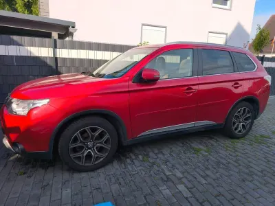 Gebraucht Mitsubishi Outlander Diamant Edition 150 PS (110 kW) 2014 Rot SUV