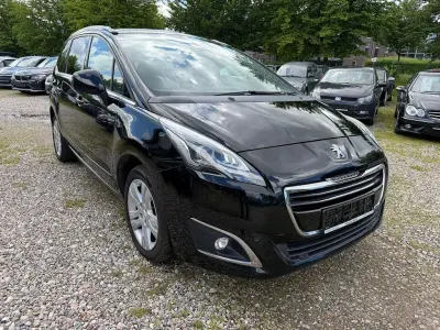 Gebraucht Peugeot 5008 Allure 120 PS (88 kW) 2016 Van / Kleinbus