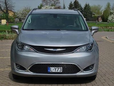 Gebraucht Chrysler Pacifica 290 PS (213 kW) 2017 Silber Van / Kleinbus