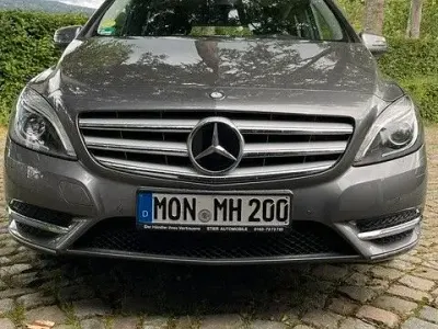 Gebraucht Mercedes B180 109 PS (80 kW) 2014 Grau Van / Kleinbus