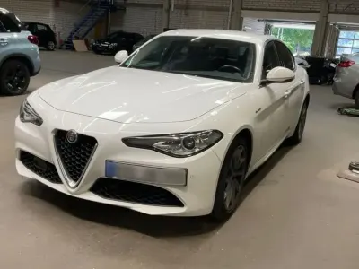 Käytetty Alfa Romeo Giulia Super 200 HP (147 kW) 2020 Valkoinen Sedan