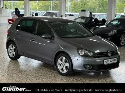 Gebraucht VW Golf VI Team 105 PS (77 kW) 2010 Grau Kleinwagen