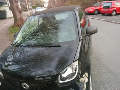 Używany Smart ForTwo Electric Drive 30 kW (41 KM) 2018 Czarny Kabriolet