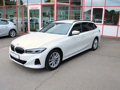 Gebraucht BMW 318 Sport Line 150 PS (110 kW) 2023 Weiß Kombi