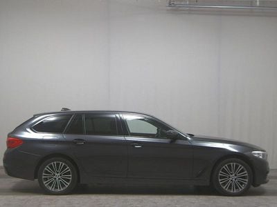 Grau Gebraucht 2020 BMW 520 Sport Line Kombi | 19.180 € (Guter Preis)