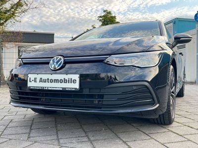 Gebraucht VW Golf VIII Life 131 PS (96 kW) 2021 Deep black perleffekt Kombi