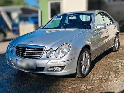 Usata Mercedes E350 Avantgarde 272 CV (200 kW) 2007 Argento Berlina