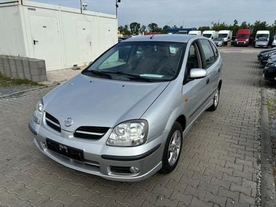 Nissan Almera Tino