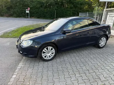 Gebraucht VW Eos Edition 140 PS (102 kW) 2010 Mitternachtsblau metallic Cabrio