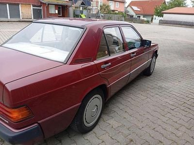 Rot Gebraucht 1989 Mercedes 190 Limousine | 5.000 €