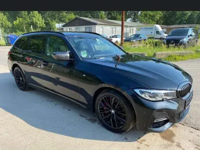 Gebraucht BMW 330 M Sport 258 PS (189 kW) 2021 Schwarz Kombi