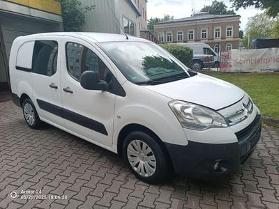 Weiß Gebraucht 2013 Citroën Berlingo Van / Kleinbus | 6.890 € (Teuer)