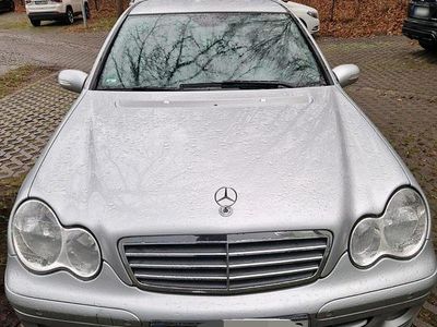 Gebraucht Mercedes 220 150 PS (110 kW) 2006 Silber Limousine