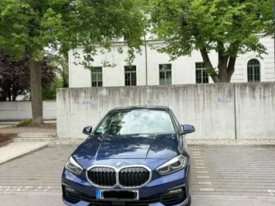 Gebraucht BMW 118 Advantage 140 PS (102 kW) 2019 Blau Kleinwagen