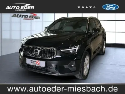 Gebraucht Volvo XC40 Core 163 PS (119 kW) 2024 Onyx black (metallic) SUV