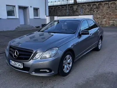 Gebraucht Mercedes E350 Avantgarde 231 PS (169 kW) 2009 Grau Limousine