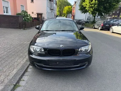 Gebraucht BMW 116 Sport Line 122 PS (89 kW) 2011 Schwarz Kleinwagen
