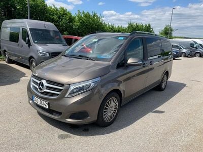 Mercedes V220