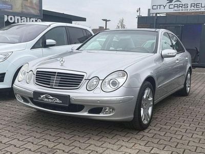 Usata Mercedes E500 Elegance 306 CV (225 kW) 2005 Argento Berlina