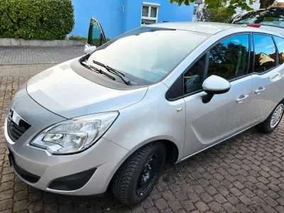 Begagnad Opel Meriva 120 HK (88 kW) 2011 Silver Minibuss