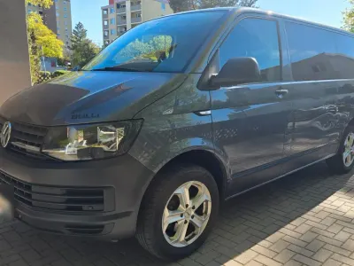 Gebraucht VW Transporter 150 PS (110 kW) 2017 Grau Van