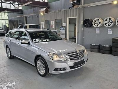 Silber Gebraucht 2010 Mercedes E200 Limousine | 11.750 € (Fairer Preis)