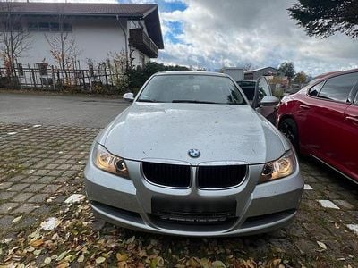 Silber Gebraucht 2006 BMW 318 Limousine | 2.500 € (Guter Preis)