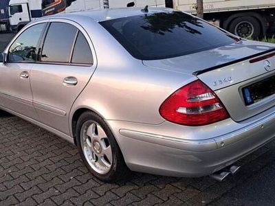 Mercedes E240