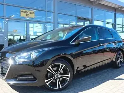 Gebraucht Hyundai i40 Trend 141 PS (103 kW) 2015 Schwarz Kombi