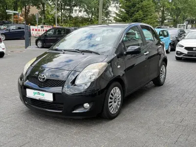 Gebraucht Toyota Yaris Life 69 PS (50 kW) 2011 Schwarz Kleinwagen