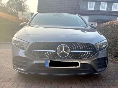 Gebraucht Mercedes A200 AMG line 163 PS (119 kW) 2019 Grau Limousine