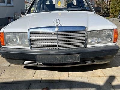 Gebraucht Mercedes 190 139 PS (102 kW) 1986 Weiß Limousine