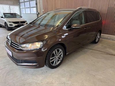 Braun Gebraucht 2016 VW Touran Van / Kleinbus | 13.499 € (Etwas zu teuer)