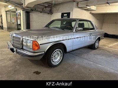 Gebraucht Mercedes 280 185 PS (136 kW) 1978 Silber Coupé