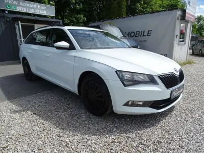 Używany Skoda Superb Active 150 KM (110 kW) 2017 Biały Kombi