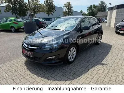 Gebraucht Opel Astra Style 140 PS (102 kW) 2015 Schwarz Limousine