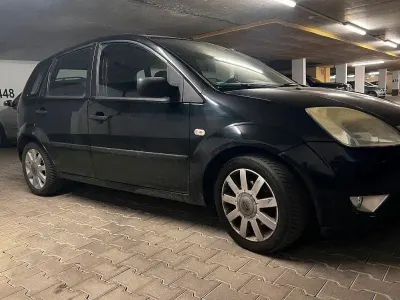 Gebraucht Ford Fiesta 60 PS (44 kW) 2004 Schwarz Kleinwagen