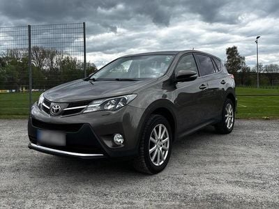 Second-hand Toyota RAV4 151 CP (111 kW) 2015 Maro SUV
