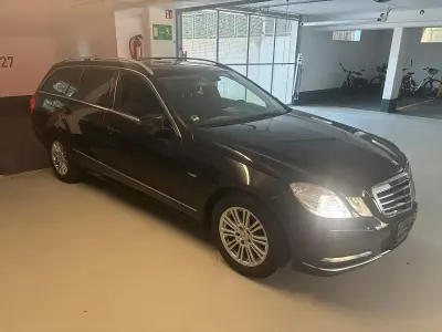 Gebraucht Mercedes E250 204 PS (150 kW) 2012 Schwarz Kombi
