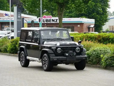 Neu BAW 212 166 PS (122 kW) 2026 Schwarz SUV