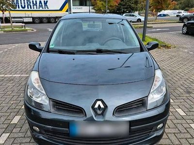 Second-hand Renault Clio II 75 CP (55 kW) 2006 Albastru Hatchback